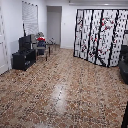 Omar'S Place - Shared Rooms